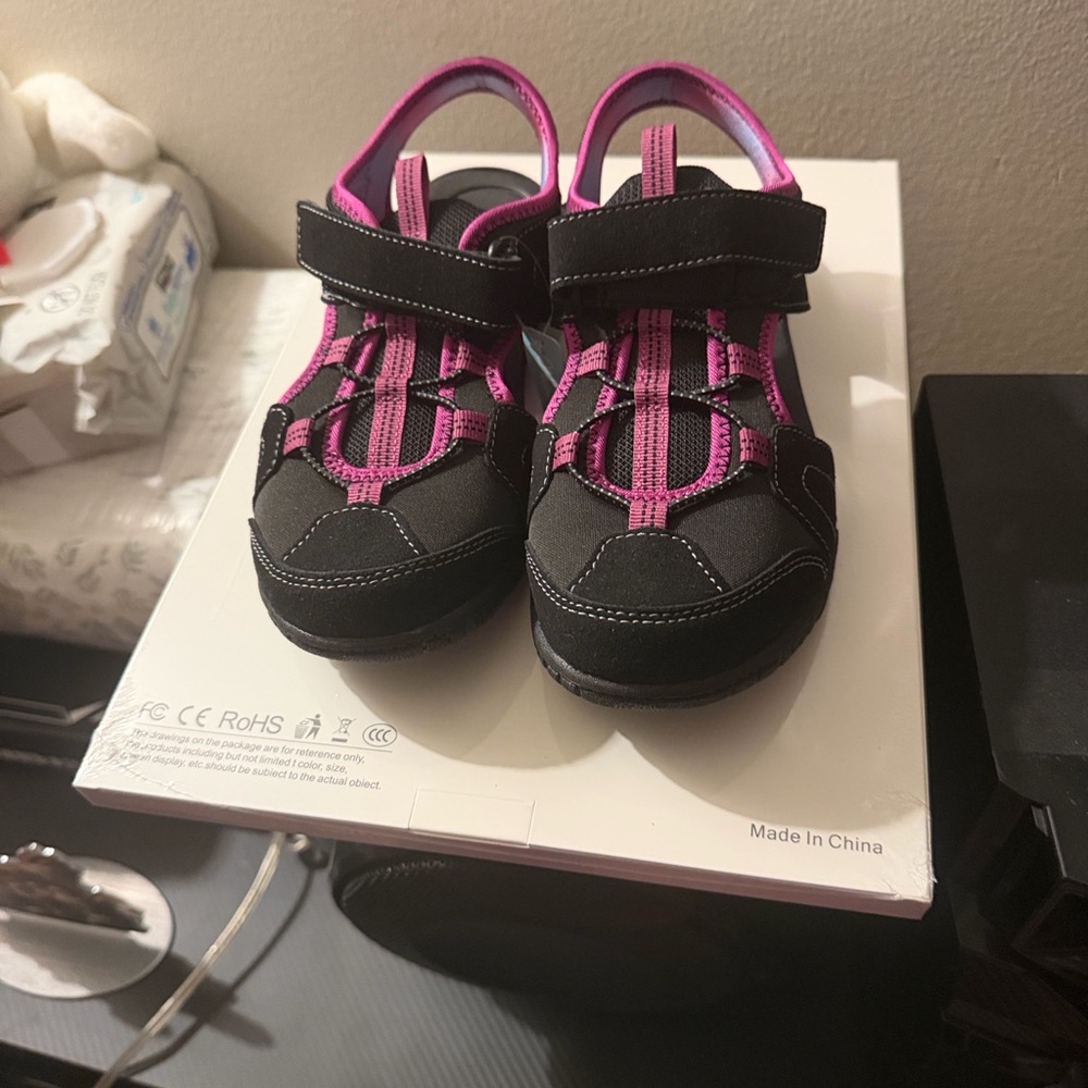 Lands' End Black and Purple Women's Outdoor Sandals - Picture 3 of 4